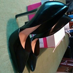 JUST FAB BLACK HIGH HEELS (MAVIS)